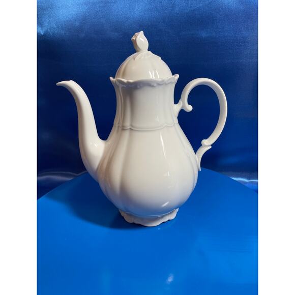 Vintage White Porcelain Mitterteich Bavatia Germany Teapot and Creamer - Picture 2 of 10